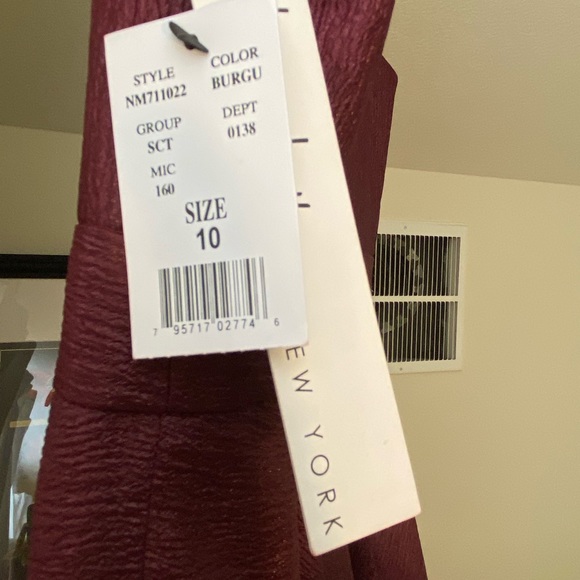 Nicole Miller Burgundy Semi-Formal Dress - Picture 4 of 8